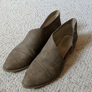 MIIM Freya Cutout Flats Taupe Size 10